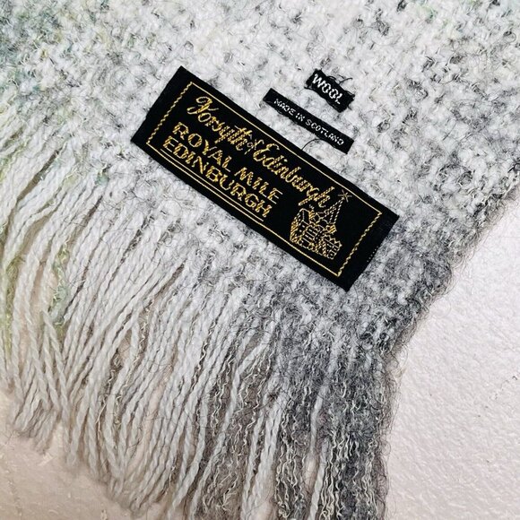 Korsyth of Edinburgh Royal Mile Wool 57.5 X 74 Throw Stadium Blanket Fringe - Picture 6 of 9